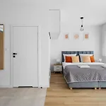 Nowoczesne I Eleganckie Oraz Z Balkonami W Poznaniu By Renters 波兹南