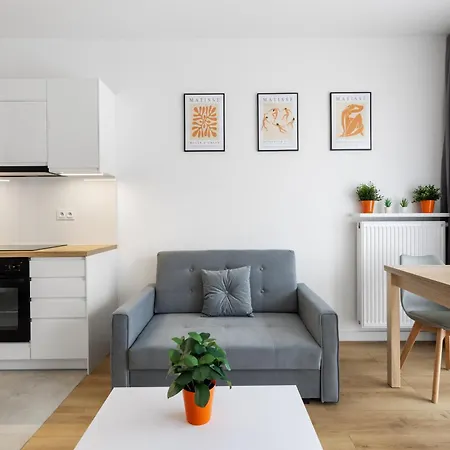 Nowoczesne I Eleganckie Very Berry W Poznaniu By Renters Apartament