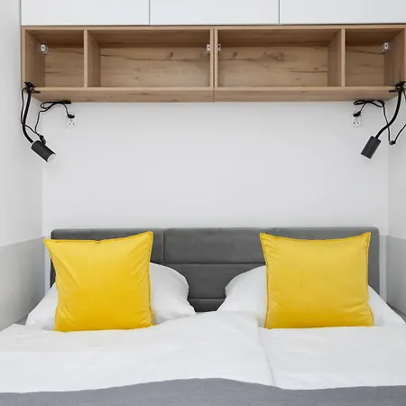 아파트 Nowoczesne I Eleganckie Very Berry W Poznaniu By Renters
