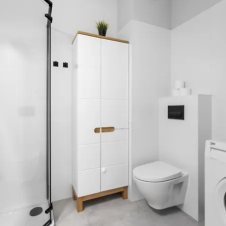 Apartment Nowoczesne I Eleganckie Very Berry W Poznaniu By Renters *