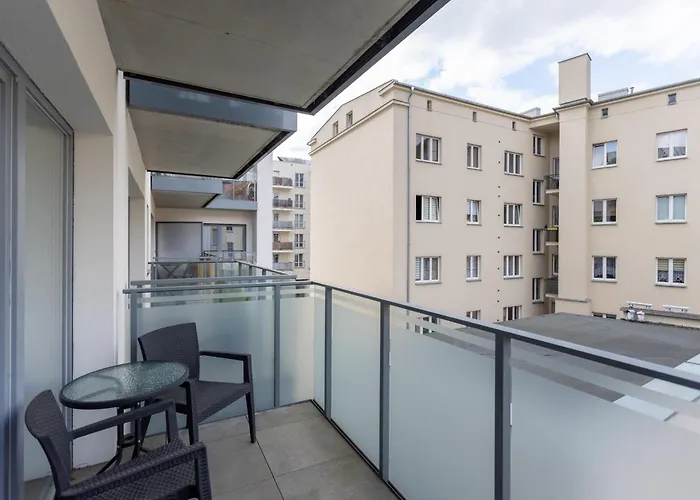 Nowoczesne I Eleganckie Very Berry W Poznaniu By Renters * Poznań