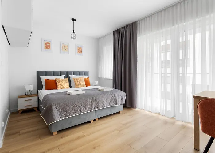 Nowoczesne I Eleganckie Very Berry W Poznaniu By Renters *