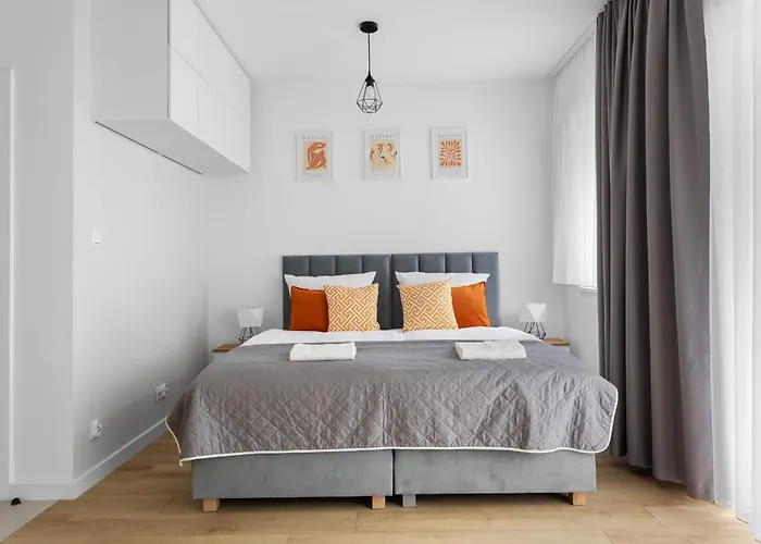 Nowoczesne I Eleganckie Very Berry W Poznaniu By Renters Appartamento